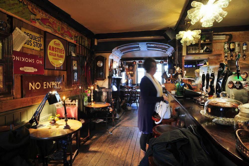 Black Swan Hotel ディバイザス エクステリア 写真
